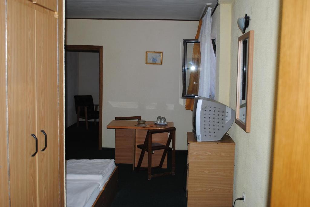 Hotel West Scheia Стая снимка