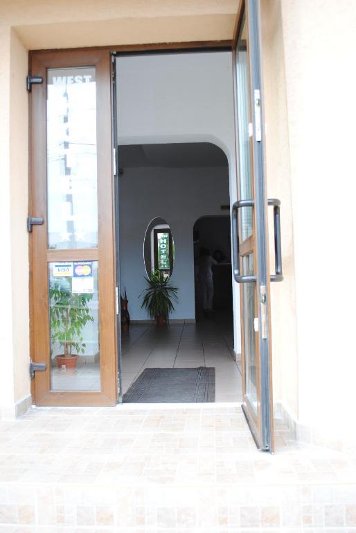 Hotel West Scheia Екстериор снимка