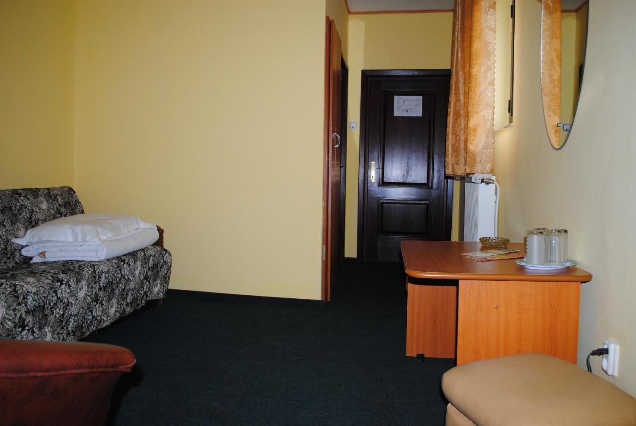 Hotel West Scheia Стая снимка
